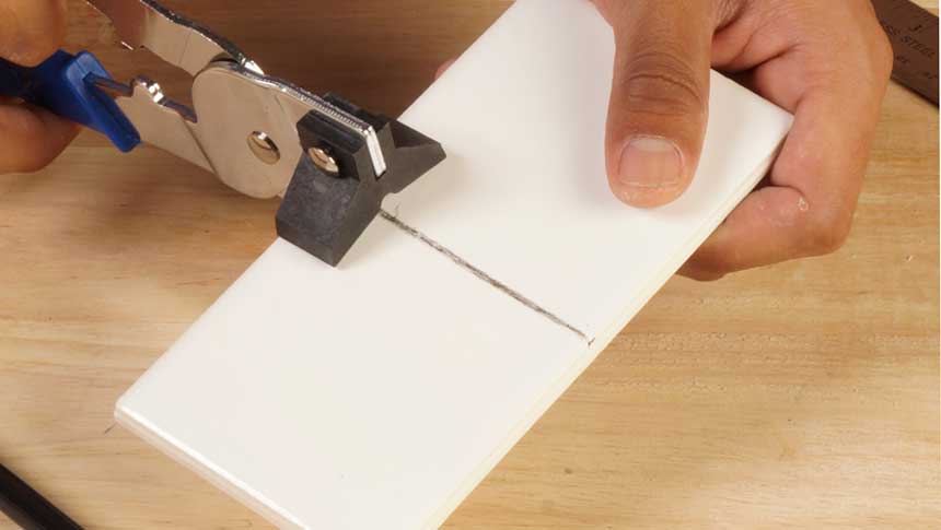 cutting tile with tile nipper